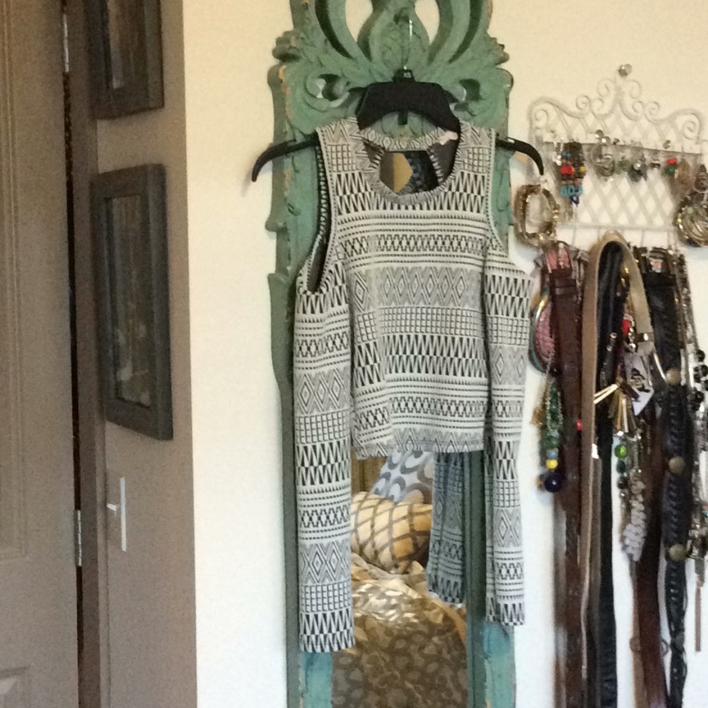 Urban Outfitters crop top